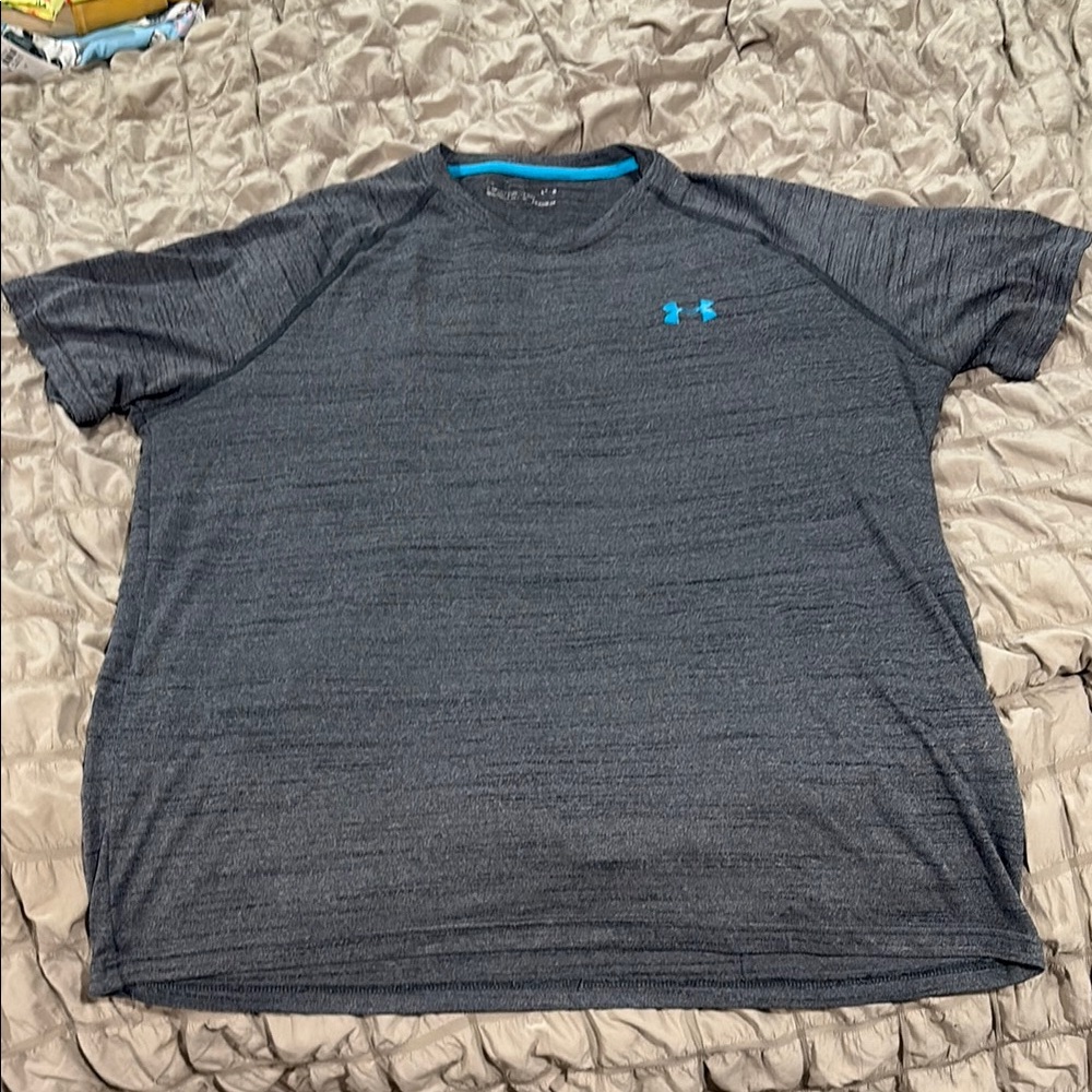 Under Armour Men's Gray T-Shirt